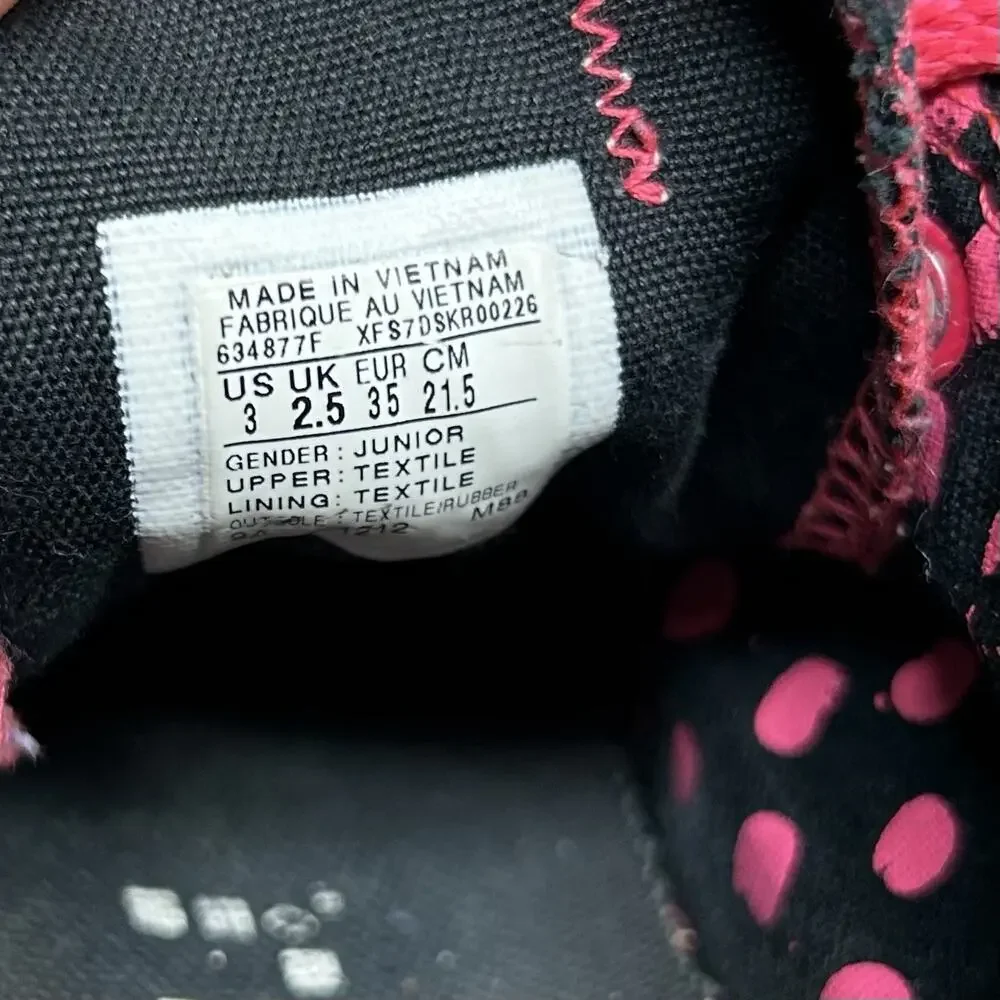 Converse previously owned